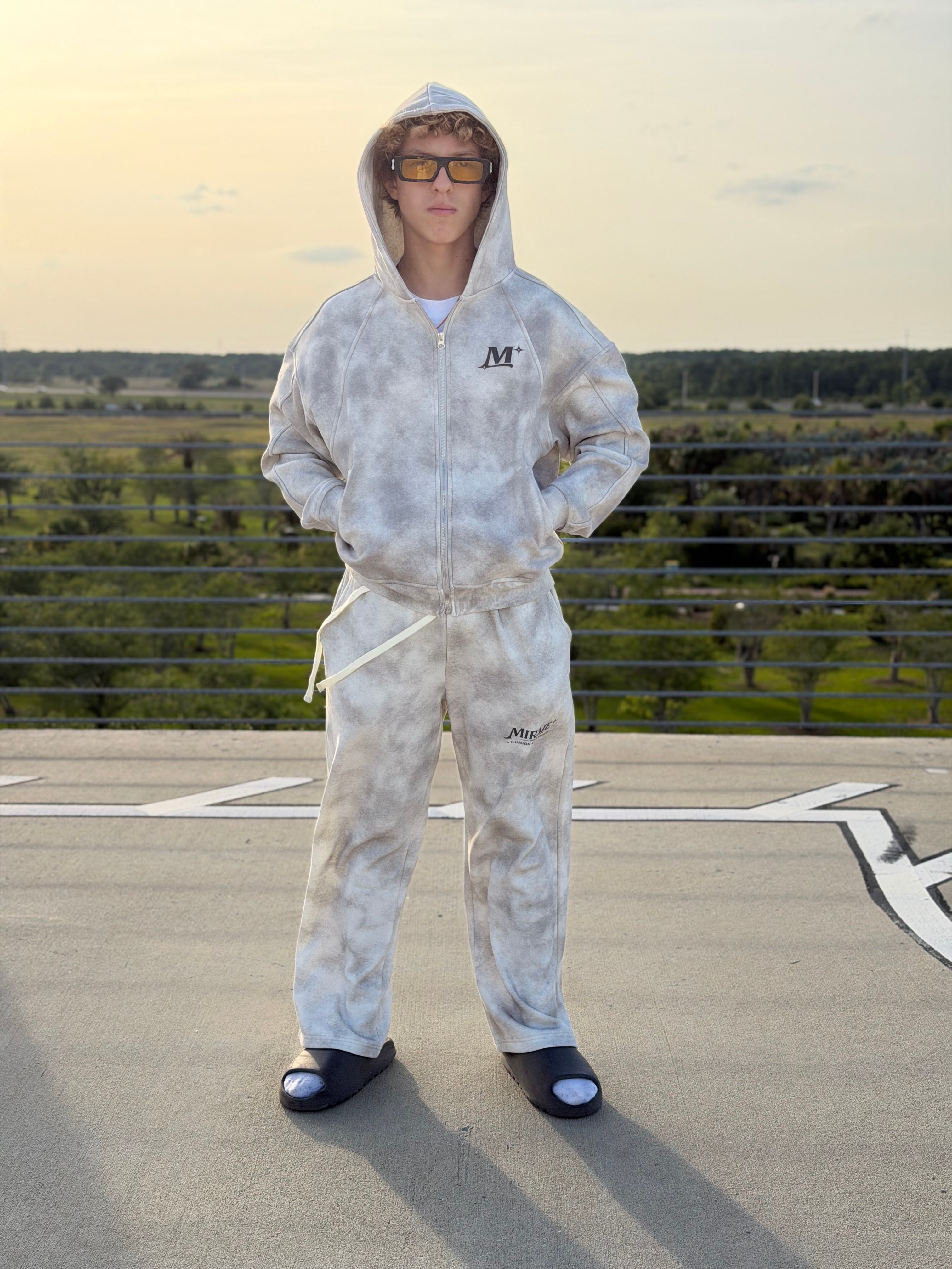 MIRAJE Dirty Wash Sweatpants
